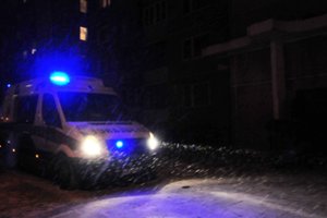 Kol nuklampojo iki ligonio, medikė peršlapo batus: į pagalbą atskubėjo ugniagesiai