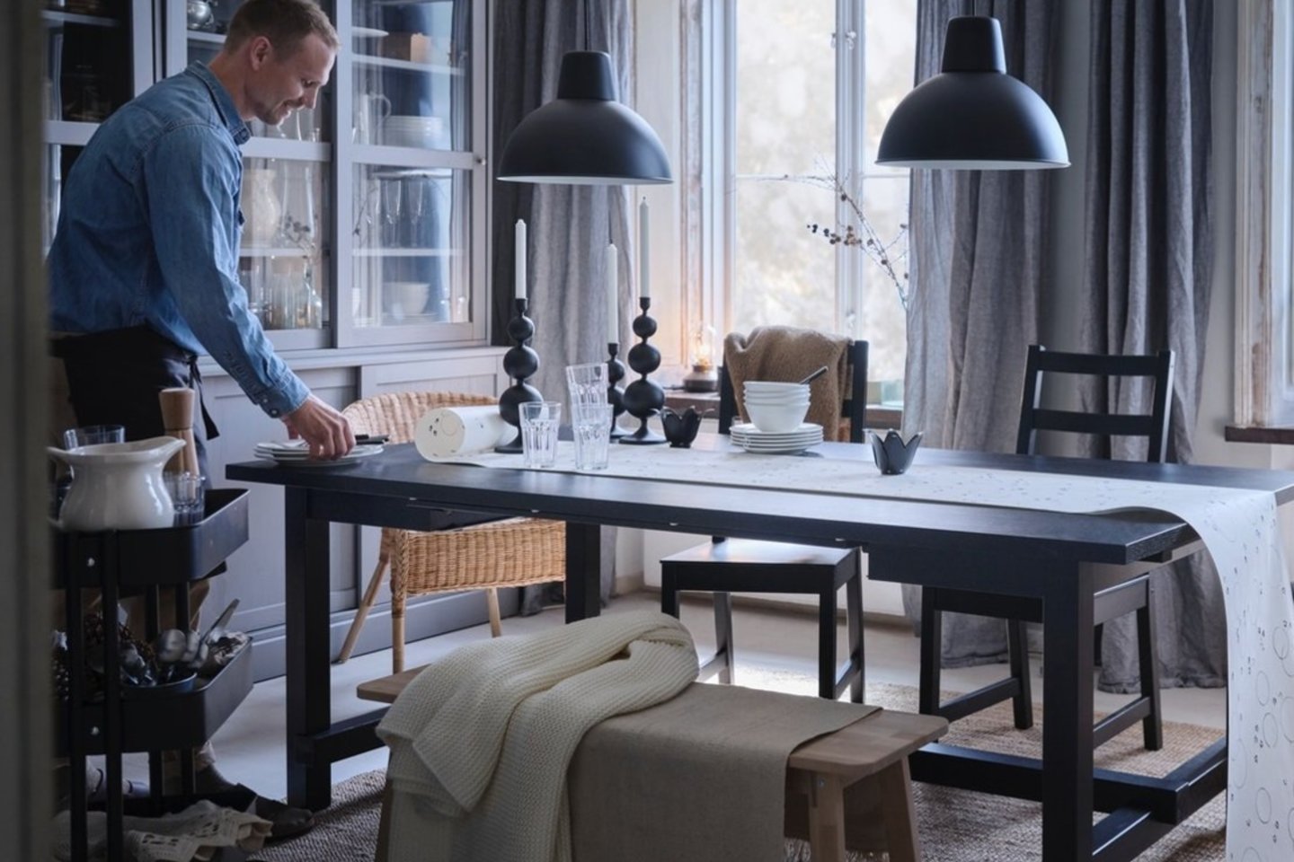 Interjero dizainerė atskleidė, kas padės praskaidrinti namų kasdienybę.<br>IKEA nuotr.