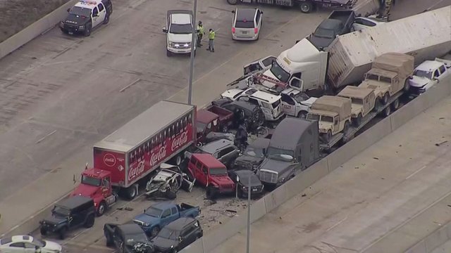 Masinė avarija Teksase: greitkelyje susidūrė daugiau nei 130 automobilių, yra žuvusių