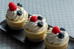 Burnoje tirpstantys bananiniai sūrio pyragaičiai: neįmanoma atsisakyti