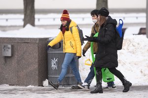 Karantinas Lietuvoje – palaida bala: stebina „skylėta“ tvarka ir keistos išimtys