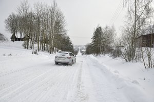 Vilniaus pakraščiams parodė špygą: vienas kelias baisesnis už kitą – įveikia ne kiekvienas automobilis
