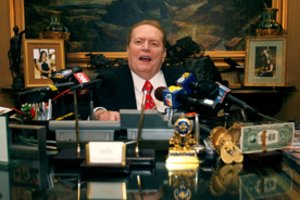 Pasaulis prisimena pornografijos karaliumi tituluotą L. Flyntą: pakeitė požiūrį į seksualumą ir tapo žodžio laisvės simboliu