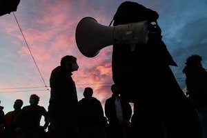 Graikijoje policija prieš mitinguojančius dėl karantino panaudojo ašarines dujas