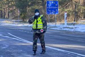 Ant Ekstremaliųjų situacijų komisijos stalo – atvykstančiųjų į Lietuvą kontrolė