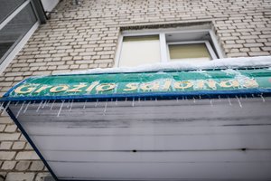 Kursto nerimą – grįžtantys į darbus ignoruoja tyrimus dėl koronaviruso 