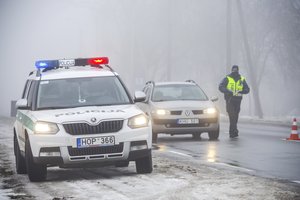Nuo trečiadienio pradedama atvykstančiųjų automobiliais iš Lenkijos kontrolė