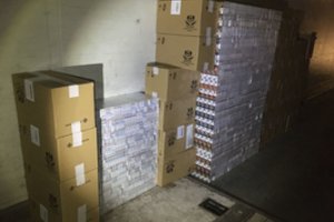 Muitininkai sulaikė beveik pusės milijono eurų vertės kontrabandą maskuotą limonado siunta