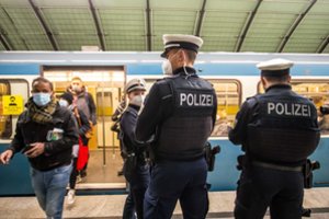 Vokietijos policija surengė operaciją prieš dvi organizuotas nusikalstamas grupuotes