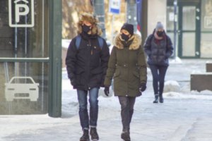 Tyrimas parodė, kad su COVID-19 akis į akį susidūrė septyni iš dešimties lietuvių