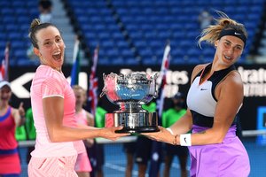 „Australian Open“ moterų dvejetų varžybose triumfavo belgės ir baltarusės duetas
