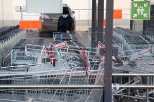 Valdžia persistengė – neteisėtai draudžia tai, kas svarbu didesnėms parduotuvėms