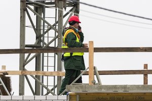 Statybų sektoriuje mato pavojingus signalus: vienas faktorius gero nežada