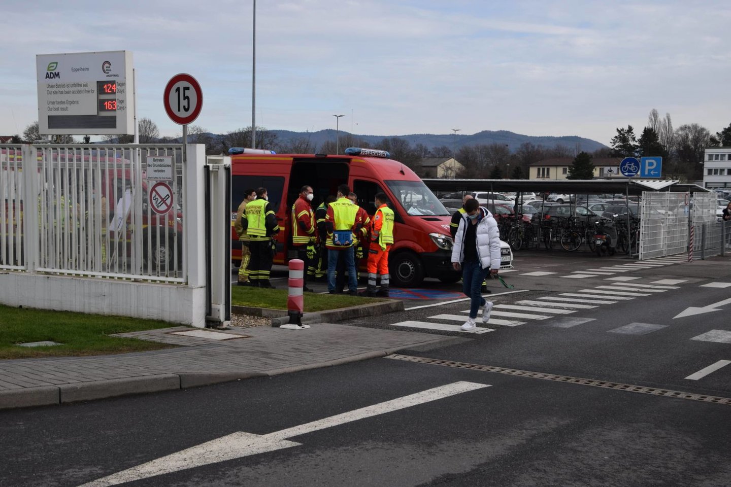 Tarnybos buvo sukeltos ant kojų po pranešimų apie įtartinus paketus.