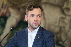 Neįprasta diena Seime: V. Čmilytės-Nielsen kabinete – dėžės su parašais dėl T. V. Raskevičiaus pašalinimo