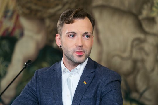 Neįprasta diena Seime: V. Čmilytės-Nielsen kabinete – dėžės su parašais dėl T. V. Raskevičiaus pašalinimo