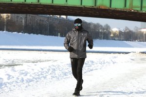 Svajonei apibėgti pasaulį koją kišo ir žiema