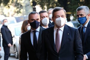Krizių apsuptyje – intensyvi terapija: italai su viltimi žiūri į naująją valdžią