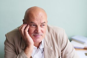 Vieno lito premijos laureatu tapo kaunietis poetas Vidmantas Elmiškis