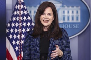 Baltieji rūmai: JAV neketina sušvelninti sankcijų Iranui iki derybų