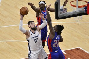 J. Valančiūnas surinko dvigubą dviženklį, tačiau „Grizzlies“ patyrė vieną iš skaudžiausių nesėkmių