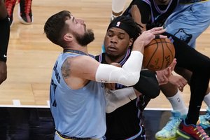 NBA – K. Porzingio ir J. Valančiūno dvikova