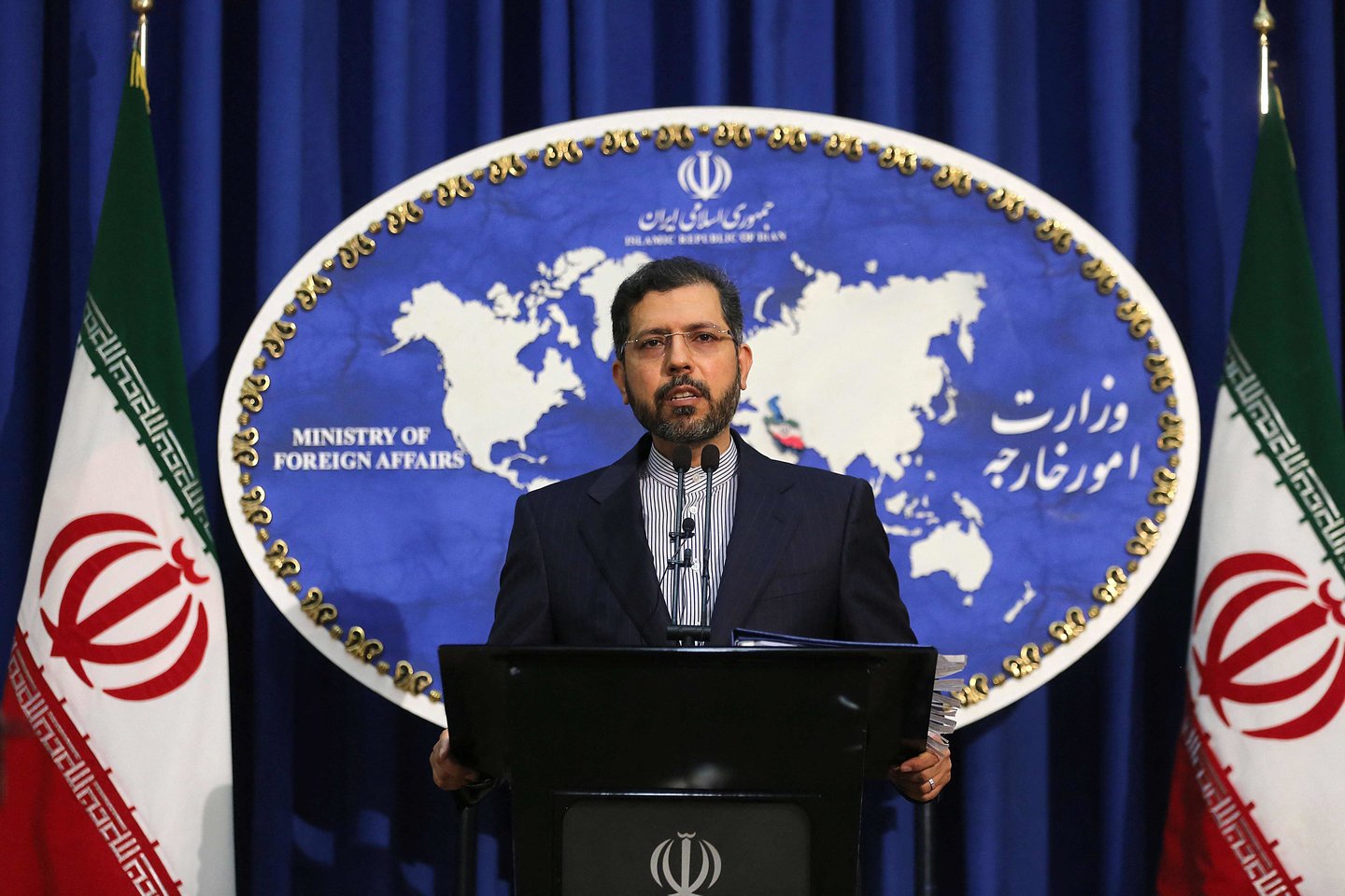 Teheranas dabar reikalauja, kad Vašingtonas atšauktų skaudžias sankcijas, grąžintas D. Trumpo administracijos 2018 metais. Tuo metu Vašingtonas nori, kad Iranas pirmas vėl pradėtų laikytis savo įsipareigojimų.<br> AFP/Scanpix nuotr.