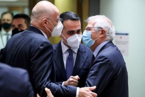 ES nusprendė imtis sankcijų prieš keturis Rusijos pareigūnus