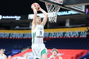 Traumą patyręs M. Kuzminskas iš arenos Vilniuje išvežtas į ligoninę 