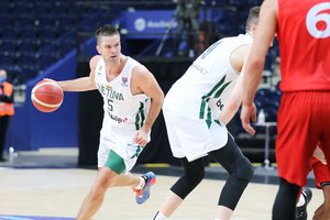 Rungtynių herojumi tapęs M. Kalnietis: „Treneris ryte sakė nešokinėti, nes esu per senas“