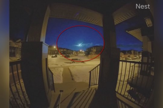Krentantis meteoras naktį pavertė į dieną: tokia ryški šviesa pasitaiko itin retai