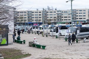 Dėl sumažintų tarpmiestinių autobusų reisų žmonės negali nuvykti net į darbą: bilietai išgraibstomi akimirksniu