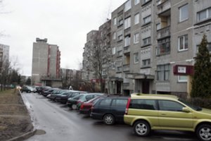Keičiasi tvarka daugiabučių kiemuose – nuo šiol automobilius skaičiuosime kitaip
