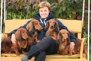 Pirmas šuniukas nulėmė Lilijos likimą: „Geriau už vieną taksą gali būti tik būrys taksų“