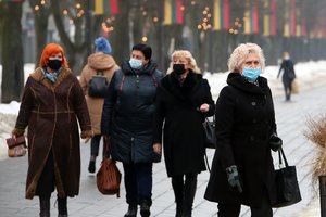 Praplėtė sąrašą asmenų, kuriuos kviečia nemokamai pasitikrinti, ar nepersirgo COVID-19