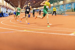 Renovuotame Vilniaus manieže įvyko pirmosios varžybos – rekordus gerinę lengvaatlečiai gyrė dangą