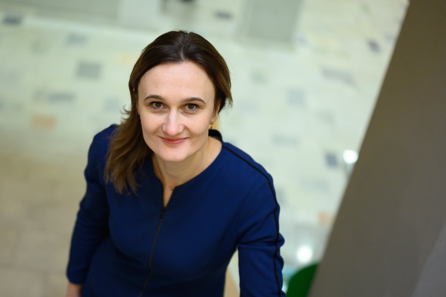 „Aš manau, kad mes visos stengiamės būti geros mamos ir tuo turėtume džiaugtis“, – šypteli Viktorija Čmilytė-Nielsen.<br>V.Skaraičio nuotr.