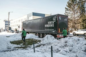 Kauno hospisas pagaliau gavo pastogę atkeliavusiai labdarai, bet ateities planai visai kitokie