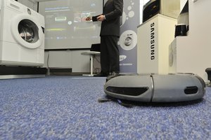 Lyg tyčia siūlo mokesčių lengvatą – susigrąžinti GPM už elektronikos taisymą