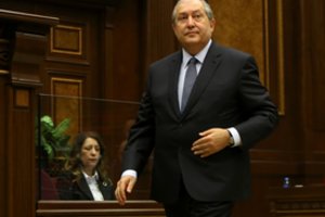 Armėnijos prezidentas neatstatydino generalinio štabo viršininko