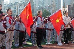 Valdžia pasigedo didvyrių: kaltina moteris ir scenos žvaigždes