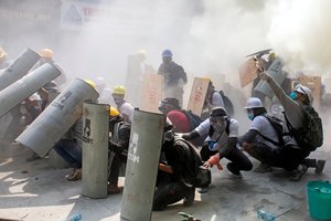 Po kruviniausio vakaro Mianmare, J. Borrellis patvirtino būsimas sankcijas kariuomenei