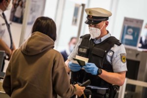 Europos Komisija pasiūlys „žaliojo paso“ pasiskiepijusiems nuo COVID-19 taisykles