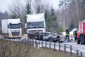 Baisi kaktomuša prie Aukštadvario: užsiliepsnojo automobilis, žuvo jo viduje įstrigęs žmogus
