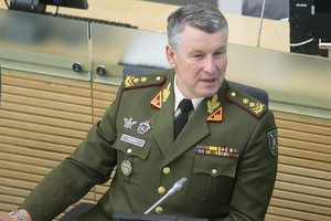 Kariuomenės vadui V. Rupšiui nustatytas koronavirusas: turėjo kontaktą su sirgusiuoju