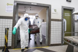 Brazilijoje užregistruota rekordiškai daug mirčių nuo COVID-19