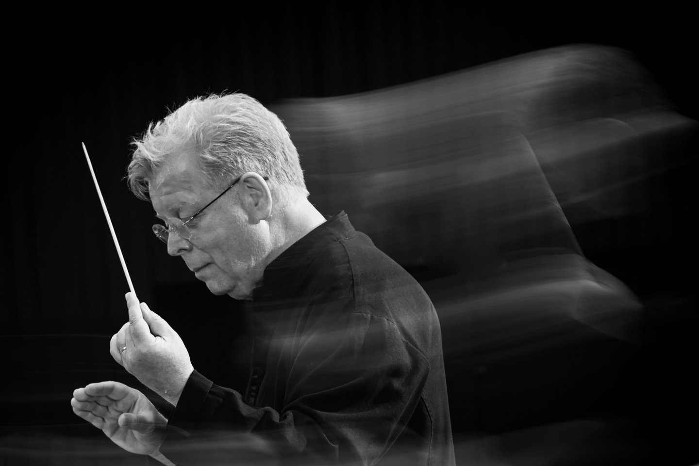 Naujasis „Trimito“ meno vadovas ir vyriausiasis dirigentas L.Karlssonas.<br> D.Matvejevo nuotr.
