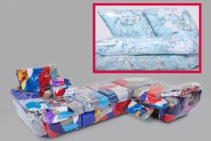 Dizainerių idėjos verčia aikčioti: vienas baldą užpildė prabangiais drabužiais, kitas – vienkartinėmis kaukėmis