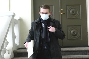 Vietoj skambių pažadų daugiau testuoti – trečiosios COVID-19 bangos grėsmė: planai net nėra parengti