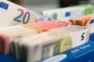 Medikų atlyginimų priedams už sausį – 17,8 mln. eurų